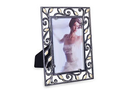Metal Photo Frame Shiny Tin, <br>
                                        Pearlized epoxy
